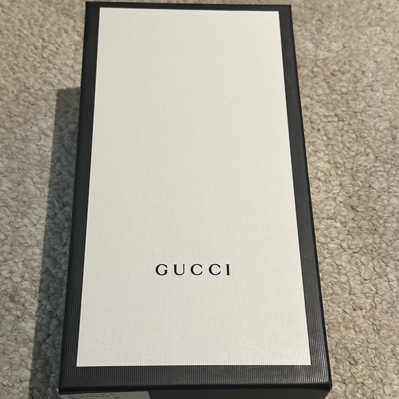 Gucci - Picture 1 of 9